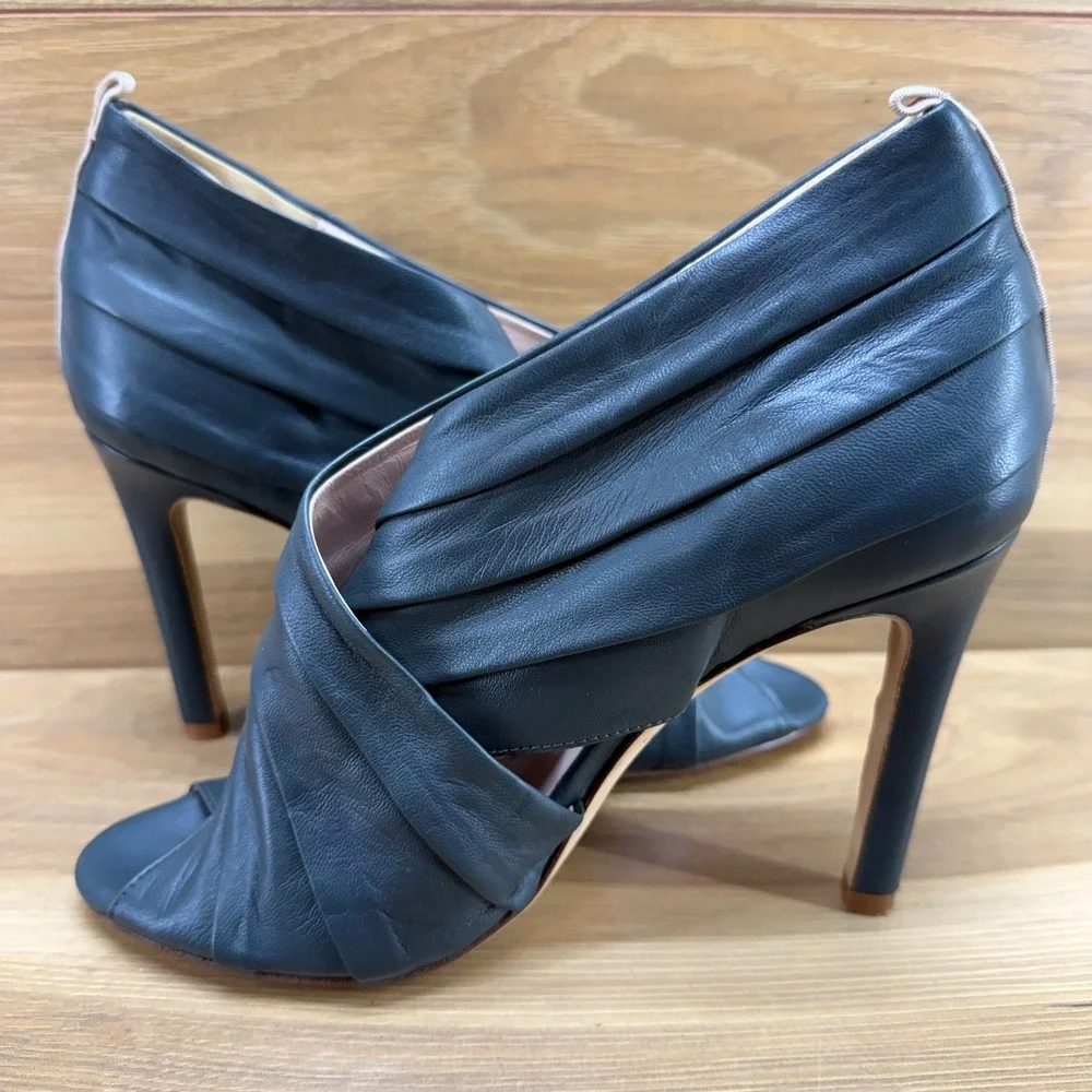 Sarah Jessica Parker SJP Alyssa Peep Toe Heels 7 EU 37 Green Nappa Soft Leather